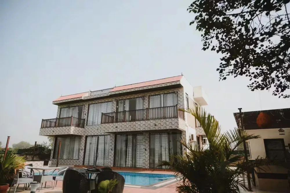 Looking for the Best Farmhouse in Jaipur? 🌿
